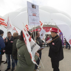 Protesta de trabajadores del sector de la hostelerái ante la Cúpula del Milenio el pasado miércoles.-ICAL