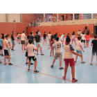 Alumnos del IES Vega del Pirón durante una clase de Educación Física.-VEGA DEL PIRÓN