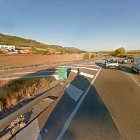 Desvío de la Nacional 122 hacia Quintanilla de Arriba, localidad que conectará por autovía con Tudela de Duero cuando concluyan las obras.-G. M.