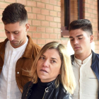 Viti y Raúl llegan al juzgado en compañía de una de sus letrados.-ICAL