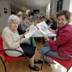 Imagen de personas mayores en una residencia, un colectivo que recibirá una parte de los fondos de Montoro-Ical