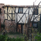 Las casas construidas por Yáñez (no son sólo fachadas) en el estilo castellano de la zona.-Y. P.