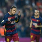 Neymar celebra un gol.-JORDI COTRINA