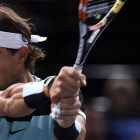 Rafael Nadal, en un momento del partido contra Lukas Rosol, en el Master 1.000 de París.-AFP / MIGUEL MEDINA