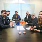 Toni Comín, Roger Torrent, Carles Puigdemont, Lluís Puig, Clara Ponsatí y Meritxell Serret, ayer, en Bruselas.-/ EFE / STEPHANIE LECOCQ