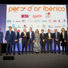 Foto de familia de algunos de los premiados en los premios Porc D'Or Ibérico 2021.- E. M.