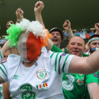 Aficionados irlandeses en Burdeos.-KHALED ELFIQI
