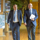 Daniel Miguel y Jesús Julio Carnero ayer, minutos antes de la presentación del plan.-EL MUNDO