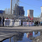 Imagen de archivo de mineros de la Hullera Vasco Leonesa protestando a las puertas de la térmica de la Robla.-ICAL