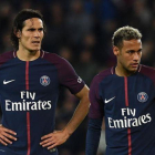 Cavani y Neymar, en un momento del partido de Liga con el Lyon.-FRANCK FIFE