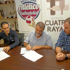 MarioArranz, Ignacio MartínObregón y Vicente Orihuela durante la firma del acuerdo.-E.M.