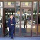 El ex director de Energía, Manuel Ordóñez, ayer, a la salida de los juzgados, donde acudió a declarar.-P. REQUEJO