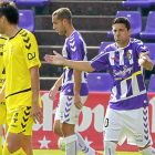 Óscar, con gesto contrariado durante el partido frente al Oviedo.-J.M. Lostau