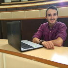 Manuel Romón, estudiante de cuarto curso de Ingeniería Mecánica de la Universidad de León, desarrolla un sistema de seguridad y confort para los automóviles.-EL MUNDO