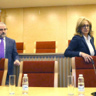La fiscal superior de Castilla y León, Lourdes Rodríguez, junto al decano del Colegio de Abogados de Valladolid, Jesús Berdugo, inauguran una jornada sobre 'Los nuevos plazos de instrucción', organizada por el Colegio de Abogados de Valladolid.-ICAL