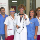 Personal de la clínica con las gafas de realidad aumentada.-RECOLETAS