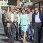 Jesús Julio Carnero, María Dolores de Cospedal y Juan Vicente Herrera pasean por las calles de Valladolid.-ICAL