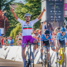 Morgado, ganador de la primera etapa de la Vuelta Júnior a la Ribera de Duero. / E. M.