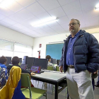 El consejero, durante su visita al centro Julián Marías.-ICAL