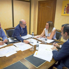 Virginia Barcones se reúne con el presidente de Seiasa para valorar la situación de los regadíos.-ICAL