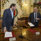 El alcalde de Valladolid, Óscar Puente, y el concejal de Hacienda, Antonio Gato, presentan el balance del Plan de Empleo 2016 del Ayuntamiento de Valladolid.-ICAL