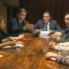 El consejero de Sanidad, Antonio María Sáez, se reúne con la junta directiva del Colegio Oficial de Médicos de Salamanca-Ical