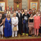 El alcalde de Burgos, Javier Lacalle, recibe a los participantes de la Operación Añoranza 2015, en el marco de las Fiestas de San Pedro y San Pablo-ICAL