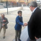 Alfonso Lahuerta saluda al presidente de Afedecyl Gerardo García Alaguero en presencia de Marcelino Maté.-EL MUNDO