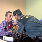 Alberto Sanz a la derecha de la imagen en el pleno del pasado viernes-J. C. CASTILLO