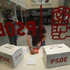 Urnas donde los afiliados socialistas depositarán su voto este domingo.-JAVIER LIZÓN