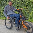 El fundador e inventor de Batec Mobility, Pau Bach, en las instalaciones de la empresa en Sant Quirze.-ÓSCAR ESPINOSA