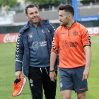 Sergio habla con Gianniotas tras el entrenamiento del lunes.-J.M.LOSTAU