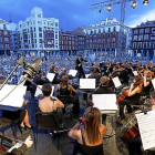Concierto de la OSCyL el pasado mes de julio en la plaza Mayor de Valladolid.-J. M. LOSTAU