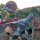 Un momento del desfile de peñas, sin duda uno de los actos centrales de las fiestas de La Cistérniga.-LACISTERNIGA.COM