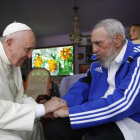El Papa Francisco con Fidel Castro en La Habana, en septiembre del 2015.-AP / ALEX CASTRO