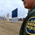 Un oficial de la Patrulla Fronteriza de los EEUU en San Diego, California.-FREDERIC J BROWN (AFP)
