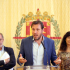 El alcalde de Valladolid, Óscar Puente, junto al equipo de Gobierno, hace balance de su gestión en el ecuador de la legislatura-Rubén Cacho / ICAL