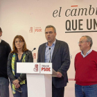 El secretario provincial, Javier Izquierdo, comparece junto a Cecilio Vadillo, Soraya Rodríguez y Emilio Álvarez.-Pablo Requejo