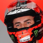 Jorge Lorenzo (Ducati), en Sepang (Malasia), poco antes de salir hoy a pista-ALEJANDRO CERESUELA