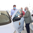 Óscar Puente pasa revista a los nuevos vehículos eléctricos que prestarán servicio en la flota del Ayuntamiento. - EUROPA PRESS