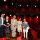 Mesa redonda del 50 aniversario de la publicación de 'Cinco horas con Mario', en la que participan, de izquierda a derecha, Javier Ortega, Josefina Molina, José Sámano, Elisa Delibes y Lola Herrera.-ICAL