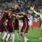 Los jugadores rusos celebran el gol del empate logrado en la prolongación del partido disputado en el Velodrome de Marsella.-EFE