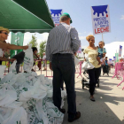 Asaja de Castilla y León celebra un acto de protesta en defensa de los ganaderos de vacuno de leche, con el reparto de 2.500 briks de leche-ICAL
