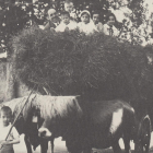 Delibes, en Molledo, subido con su padre a un carro con heno.-EL MUNDO