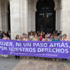 Concentración organizada por la Coordin adora de Mujeres en la plaza Mayor de Valladolid .-J.M. LOSTAU