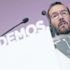 Pablo Echenique, en una rueda de prensa en la sede de Podemos.-JUAN MANUEL PRATS