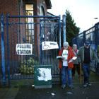 Colegio electoral en Belfast.-PETER MORRISON / AP