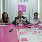 El candidato a la Presidencia de la Junta y coordinador territorial de UPyD, Rafael Delgado con Ana Rosa Pedriza  y Javier Cerrajero-Ical