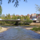 El río Bernesga a su paso por la ciudad de León, primer coto urbano de pesca de la Comunidad para 2019.-LEONARDO DE LA FUENTE