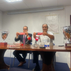 Cayetano Cifuentes y Tinin Alonso ayer en el sorteo de Copa. / EL MUNDO